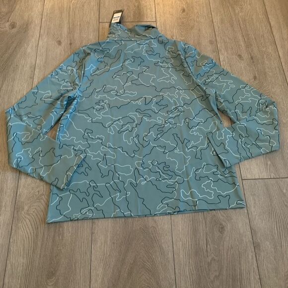 Under Armour woman’s turtle neck shirt perfect for winter and very soft - Picture 2 of 3